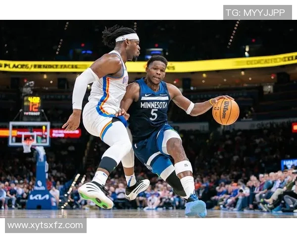 爱德华兹大佬坐姿成焦点!森林狼官宣胜利夜的晚安问候