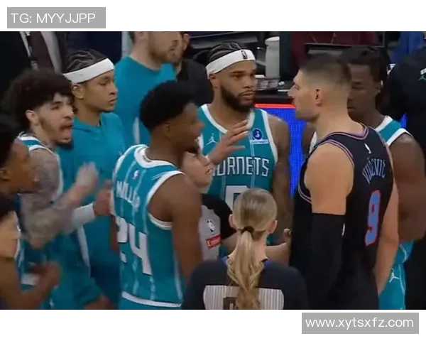 又来？三球垃圾时间扣篮引发武切维奇不满，双方爆发口角